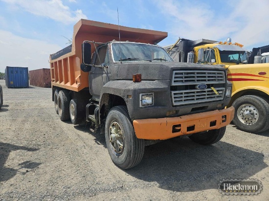 1985 Ford F800 Dump Truck,