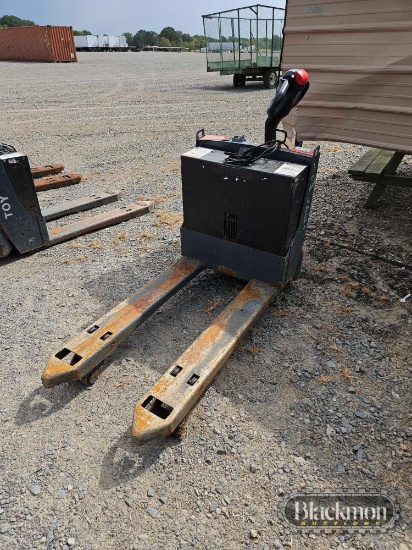Toyota 8HBW23 Pallet Jack,