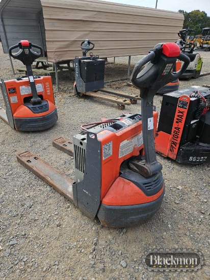 Toyota 8HBW23 Pallet Jack,