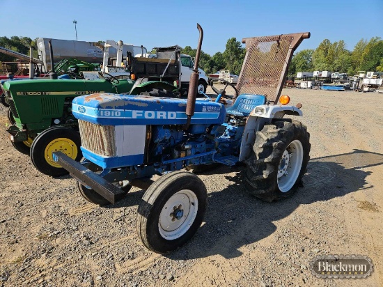 FORD 1910 WHEEL TRACTOR,