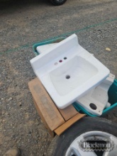 (3) Sinks and (2) Toilet Tanks