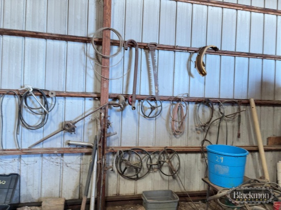 Contents Along Wall