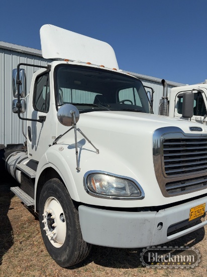 2011 Freightliner Business Class M2 Day Cab Truck Tractor