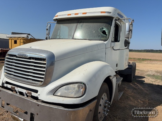2002 Freightliner Columbia Sleeper Truck Tractor
