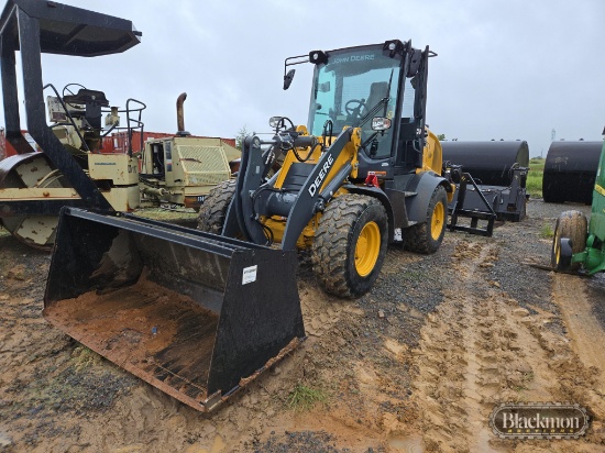 John Deere 324l Articulated Loaded