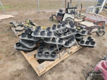 (2) PALLETS W/ ARROW SIGNS