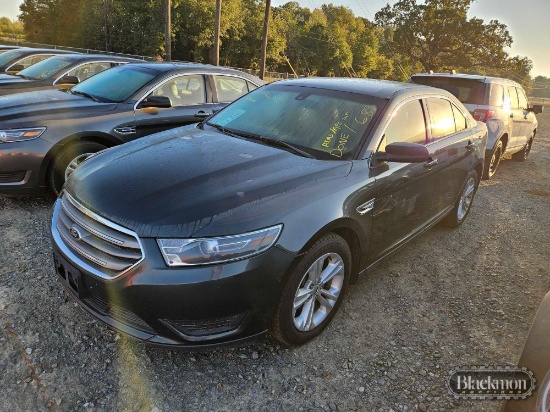 2016 Ford Taurus,