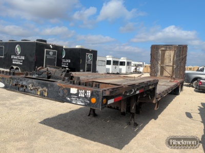 Step deck trailer,