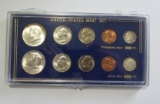 SILVER 1964 DOUBLE UNC SET IN PLACTIC HOLDER
