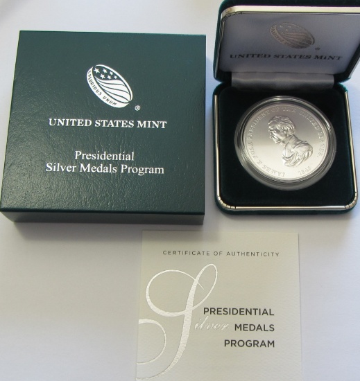 PRESIDENTIAL SILVER MEDAL 1 OUNCE PURE SILVER THE MINT HAS THESE FOR $65