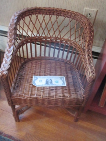 Child's Wicker Chair (Breaks in Wicker) 19"