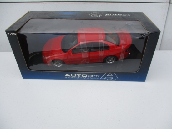 AUTOart Performance HSV VT2 GTS 300 - 1:18 Scale Die Cast - MIB