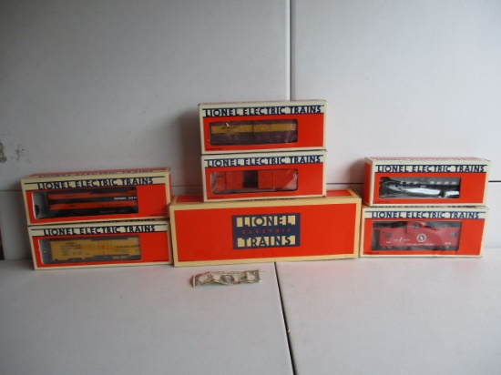 7 Pieces - Lionel Electric Trains - Great Northern Electric Engine, and 6 Cars