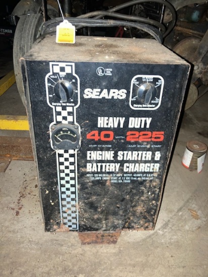 Sears Heavy Duty 40 AMP Charge with 225 Engine Start Engine Starter and Battery Charger