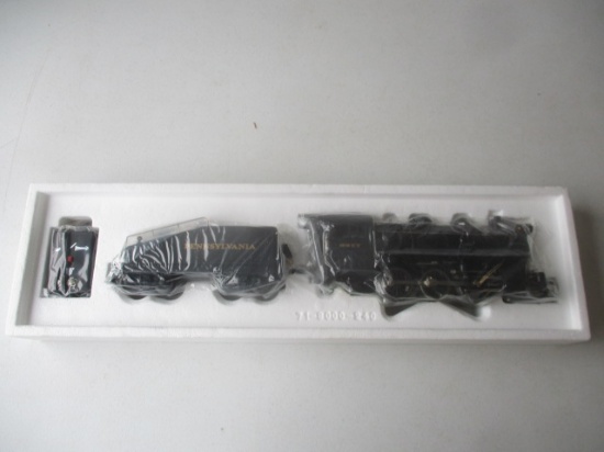Lionel Electric Trains Pennsylvania 0-6-0 B6 Switcher Locomotive and Tender 71-8000-250.