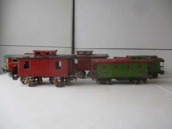 5 - Lionel Vintage Caboose Cars.