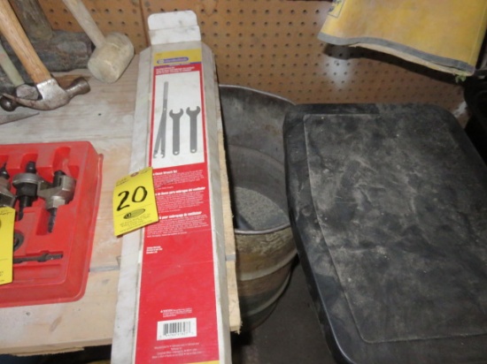 NAPA FAN CLUTCH WRENCH SET