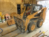 2008 CASE 420 SKID STEER LOADER WITH FORKS AND BUCKET WITH EXTRA VALVES AND OPEN CAB (1500 HRS)