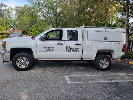 2017 CHEVROLET SILVERADO LT 2500 HD 4X4 DBL. CAB PICK-UP W/BED CAP...