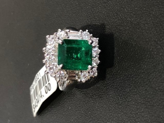 UNUSED 4.40CT EMERALD RING WITH 1.22CT DIAMONDS SET IN 18KT WHITE GOLD