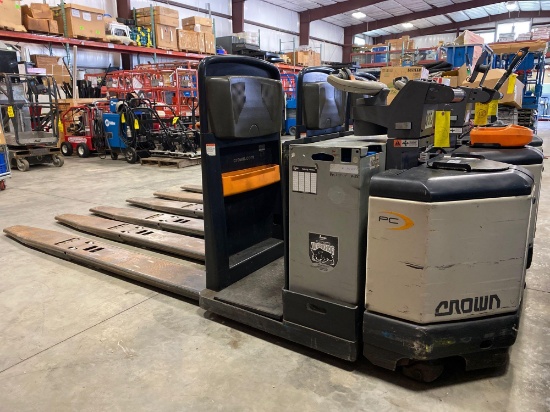 2012 CROWN ELECTRIC PALLET JACK, 8,000 LB CAPACITY, MODEL PC4500-80, 24V, RUNS AND OPERATES