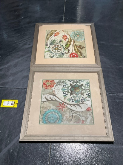 ( 2 ) HOME DECOR,  APPROXIMATELY 32€ L X 32€ W 
