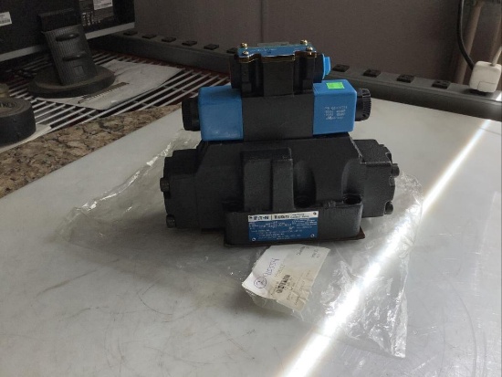 EATON DG5V-8-S-6C-T-M-FTWL-B-10 SOLENOID HYDRAULIC VALVE 5000PSI