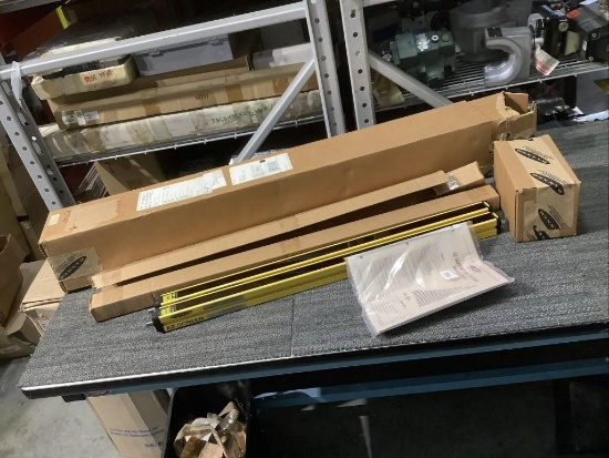 BANNER SLSP14-750Q88 LIGHT CURTAIN RECEIVER AND EMITTER