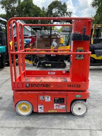 2014 SNORKEL MAN LIFT MODEL TM12 , ELECTRIC, APPROX MAX PLATFORM HEIGHT 12FT, NON MARKING TIRES,