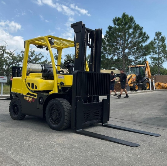 2018 HYSTER H80FT FORKLIFT, LP POWERED, MAX CAPACITY 8000, MAX HEIGHT 143in, TILT, SIDE SHIFT