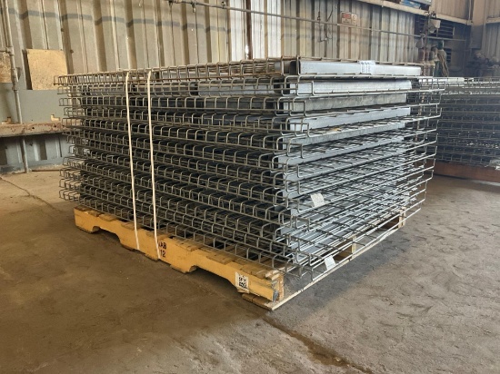 PALLET OF WIRE GRATES FOR RACKING