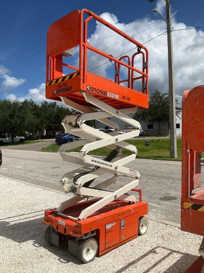 2018 SNORKEL SCISSOR LIFT MODEL S3219E ANSI , ELECTRIC, APPROX MAX PLATFORM HEIGHT 19FT, NON MARK...