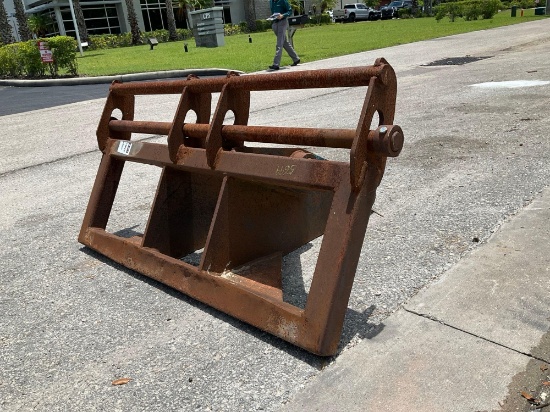 ATTACHMENT FOR LOADER