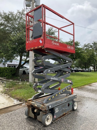 SKYJACK SCISSOR LIFT MODEL SJIII 3219, ELECTRIC, APPROX MAX PLATFORM HEIGHT 19FT, NON MARKING TIR...