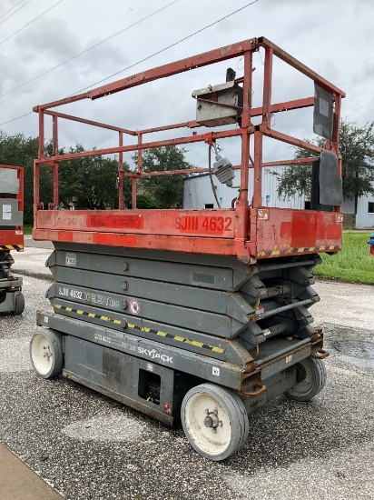 SKYJACK SCISSOR LIFT MODEL SJ 4632, ELECTRIC, APPROX MAX PLATFORM HEIGHT 32FT, BUILT IN BATTERY C...