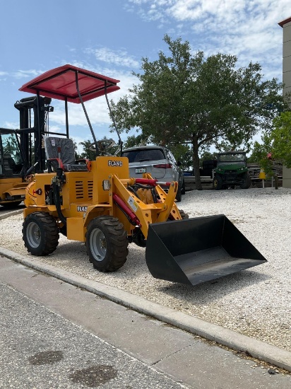 2024 FLAND FL45 WHEEL LOADER, GAS POWERED, BUCKET APPROX 40in W, RUNS & OPERATES...