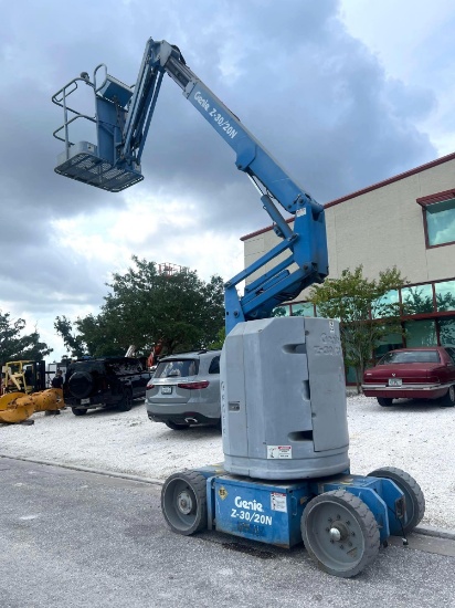 GENIE Z-30/20N ARTICULATING BOOM LIFT, ELECTRIC, BUILT IN BATTERY CHARGER, 30' HEIGHT CAPACITY