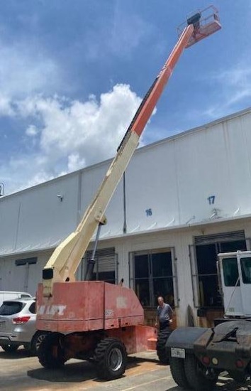 JLG BOOM LIFT MODEL 601S, DIESEL, APPROX MAX PLATFORM HEIGHT 60FT, RUNS & LIFTS DOES NOT DRIVE...