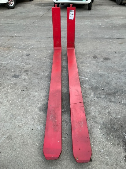 SET OF FORKLIFT FORKS: APPROXIMATELY 60 L X 22 H