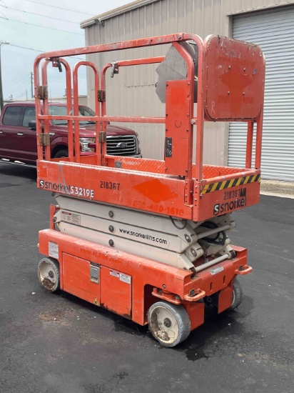 2018 SNORKEL SCISSOR LIFT MODEL S3219E ANSI , ELECTRIC, APPROX MAX PLATFORM HEIGHT 19FT, NON MARK...