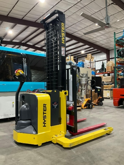 2015 HYSTER PALLET STACKER MODEL W25ZA2, ELECTRIC, APPROX MAX CAPACITY 2000LBS, MAX HEIGHT 144IN,...