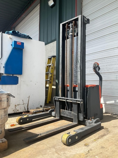 PRESTO POWERSTAK...STRADDLE STACKER MODEL...PPS3000-125FS, APPROX MAX CAPACITY 3000LBS, BUILT IN ...