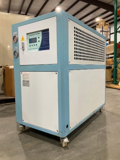 UNUSED 2021 INDUSTRIAL AIR COOLED WATER CHILLER MODEL LC-05A, PHASE 3, 220V, APPROX 4.51KW