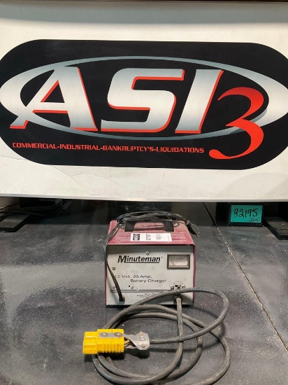 MINUTEMAN 12V BATTERY CHARGER , UNTESTED
