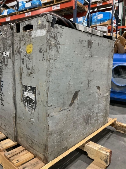 ( 1 ) ENERSYS IRONCLAD WORKHOG 24V BATTERY...