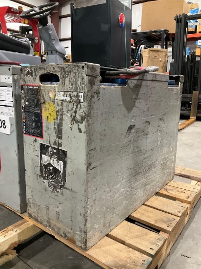 ( 1 ) ENERSYS IRONCLAD WORKHOG 24V BATTERY...
