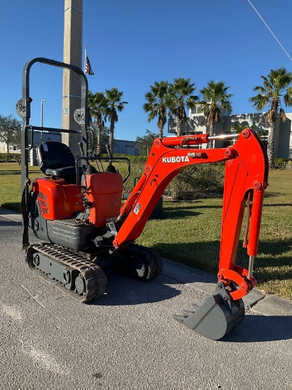 KUBOTA...ULTRA COMPACT EXCAVATOR MODEL K008-3, DIESEL, RUBBER TRACKS, PUSH BLADE, RUNS & OPERATES