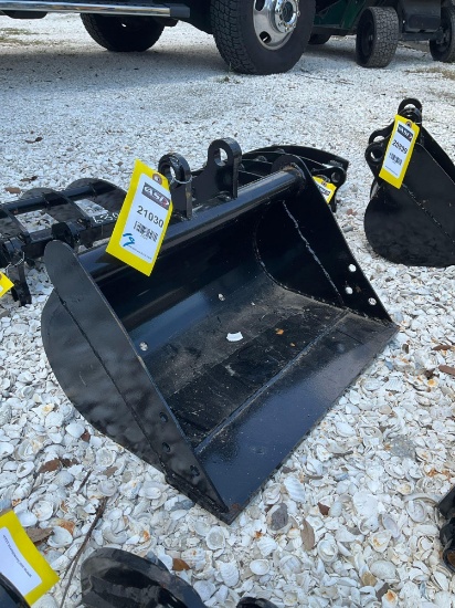 ( 1 ) UNUSED BUCKET ATTACHMENT FOR MINI EXCAVATOR, APPROX 19in WIDE
