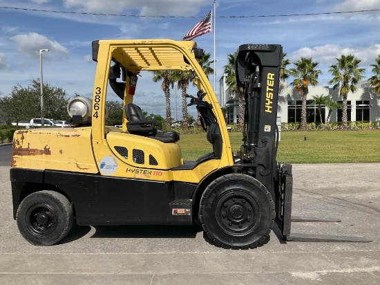 2014 HYSTER FORKLIFT MODEL H110FT, LP POWERED, APPROX MAX CAPACITY 9900LBS, MAX HEIGHT 163in, TILT