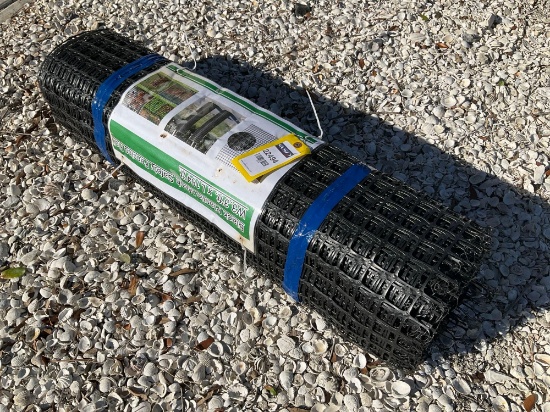 UNUSED PLASTIC MESH SAFETY FENCING ROLL, APPROX 3.3FT W x 164FT L